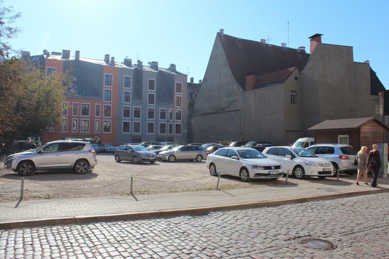 Three-Bedroom Apartment On Peldu 19 Riga Exteriör bild