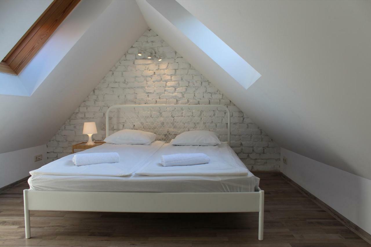 Three-Bedroom Apartment On Peldu 19 Riga Exteriör bild